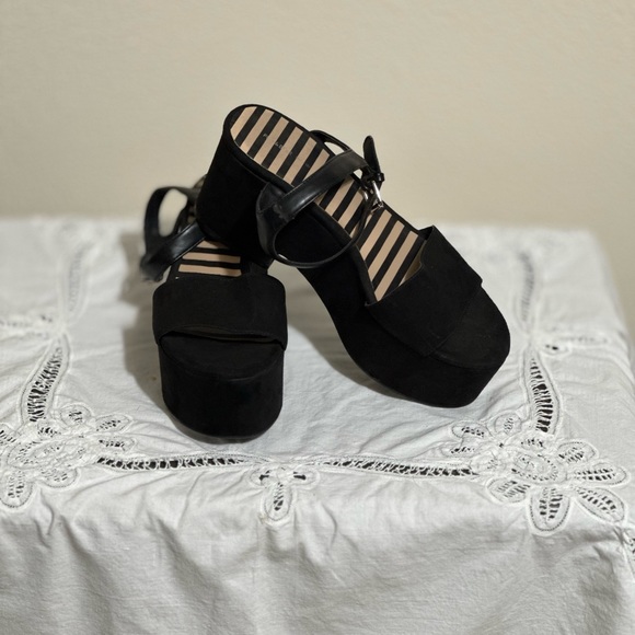 Pull&Bear flatform heel sandal in black size 7.5 or EU 38 - Picture 4 of 10